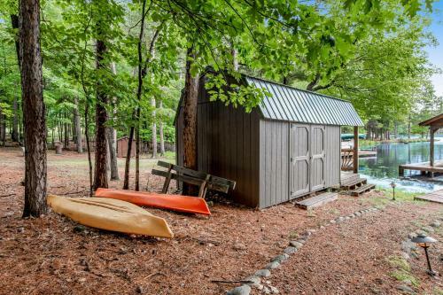 Cranberry Cove Lodge