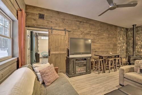 Inviting Anglers Abode With Grill And Rv Hookups