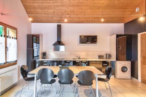 Guestready - Charming Chalet In Ney With Pool Access