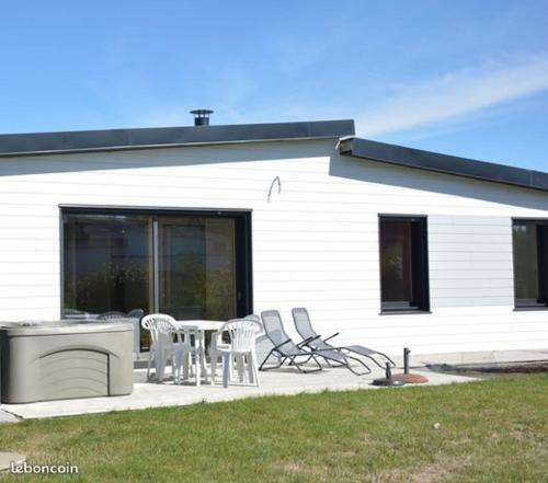 Maison Bord De Mer Avec Jacuzzi