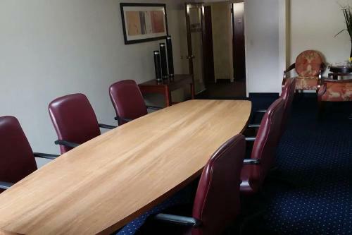 Hotel Norwood Inn & Suites La Crosse