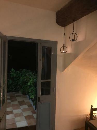 Pretty Village House, Nizas Pezenas