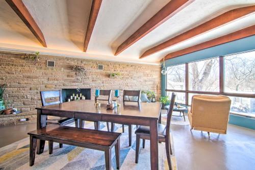 Stylish Monona Home 2 Blocks To Drink And Dine