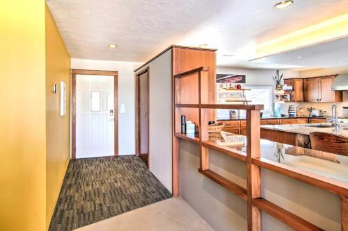 Stylish Monona Home 2 Blocks To Drink And Dine