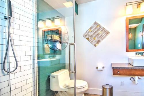 Stylish Monona Home 2 Blocks To Drink And Dine