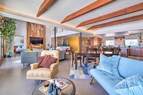 Stylish Monona Home 2 Blocks To Drink And Dine