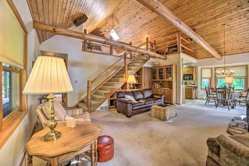 Riverfront Oconto Escape With Fire Pit And Yard!
