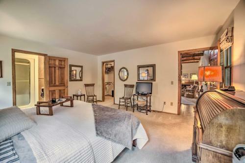 Riverfront Oconto Escape With Fire Pit And Yard!