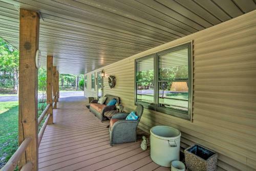 Riverfront Oconto Escape With Fire Pit And Yard!