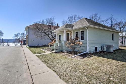 Cozy Pepin Home - 2 Blocks To Beach And Marina!