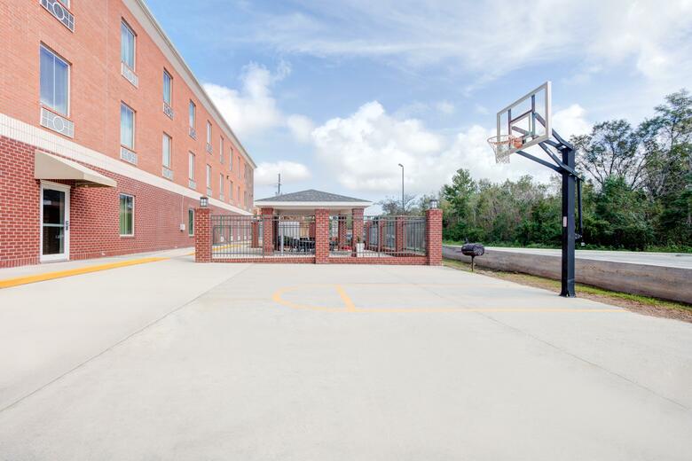 Holiday Inn Express Hotel & Suites Galliano
