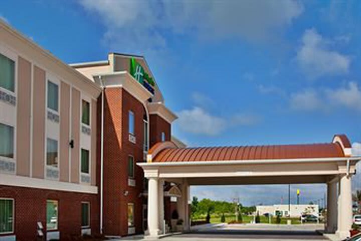Holiday Inn Express Hotel & Suites Galliano
