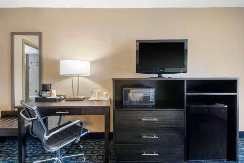 Hotel Quality Inn & Suites And Conference Center