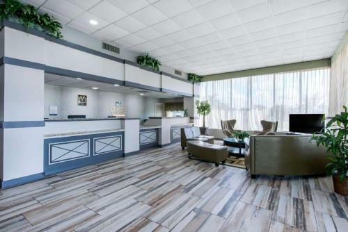 Hotel Quality Inn & Suites And Conference Center