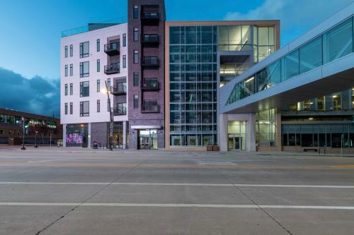Apartamento Flexhome Skywalk To Fiserv U4 Rooftopgymparking