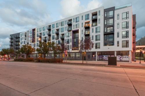 Apartamento Flexhome Skywalk To Fiserv U4 Rooftopgymparking
