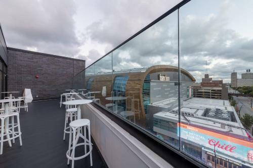Apartamento Flexhome Skywalk To Fiserv U4 Rooftopgymparking
