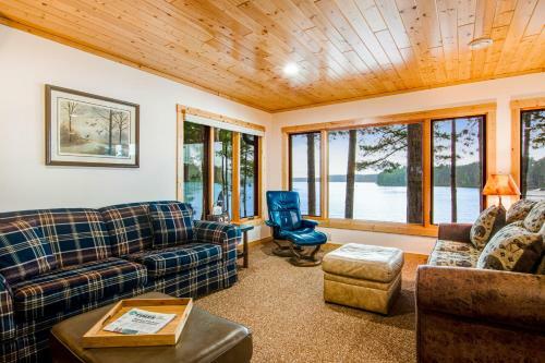 Cedar Cabin On Plum Lake