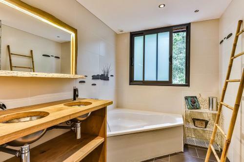 Magnifique Maison Avec Jacuzzi A 10 Min de La Mer