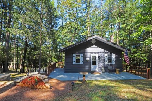 Dells Cottage River Retreat