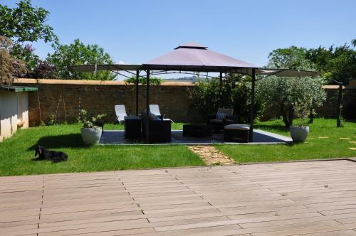 Bed & Breakfast Le Clos Du Cher En Beaujolais