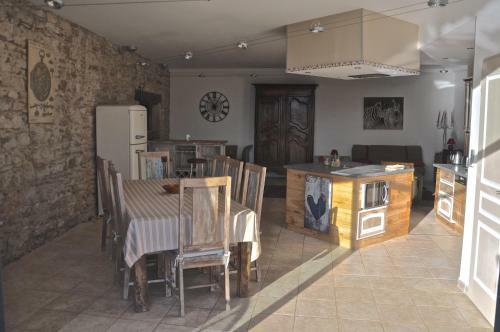 Bed & Breakfast Le Clos Du Cher En Beaujolais