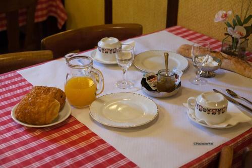 Hotel H�tel Restaurant Zum Schnogaloch