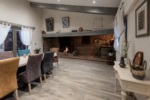 Hostal Le Mas Des Colombes