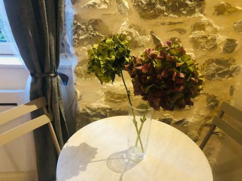 Hostal L?�glantine Studio