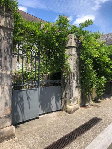 Hostal L?�glantine Studio