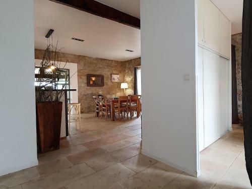 Pleasant Apartment In Olonzac Near Lakebeach