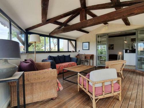 Pleasant Apartment In Olonzac Near Lakebeach