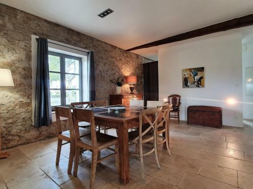 Pleasant Apartment In Olonzac Near Lakebeach