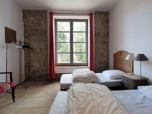 Pleasant Apartment In Olonzac Near Lakebeach