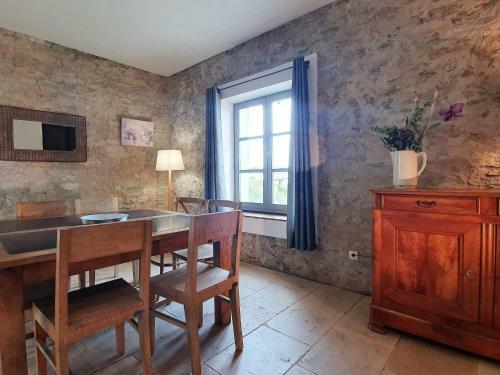 Pleasant Apartment In Olonzac Near Lakebeach