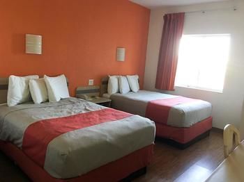 Motel 6 Minonk
