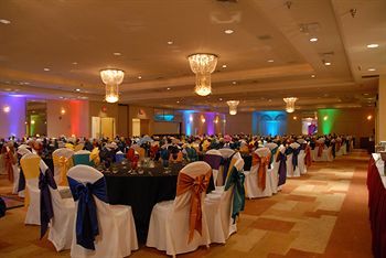Hotel The Armada Inn & Suites Glendale Heights