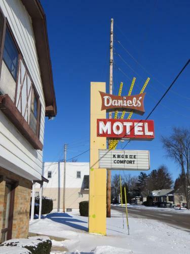 Daniels Motel