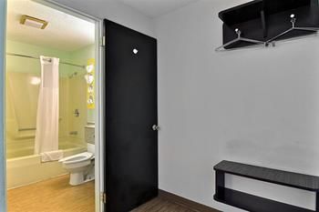 Motel 6 Gilman