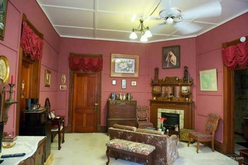 Posada Riverview Mansion Hotel