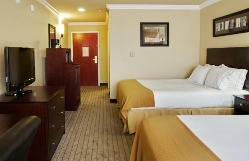 Holiday Inn Express Hotel And Suites Natchitoches