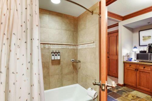 Resort At Squaw Creek #243