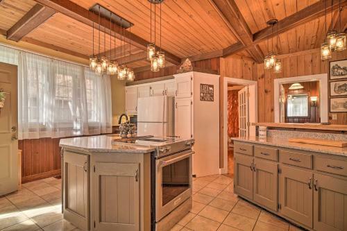 Spacious Newport Cabin In Tranquil Setting!