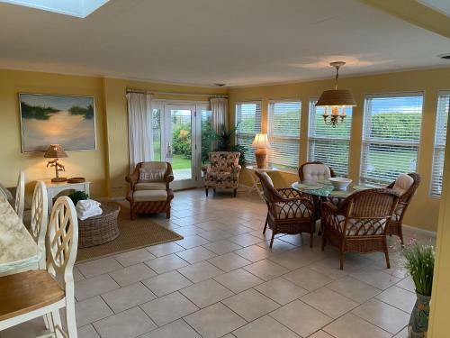 Surfside Beachfront Paradise By Jekyll Realty