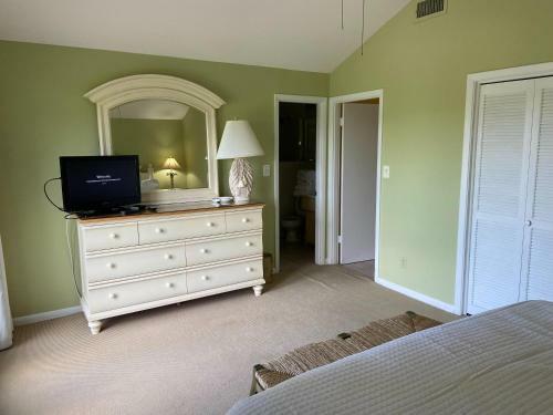 Surfside Beachfront Paradise By Jekyll Realty