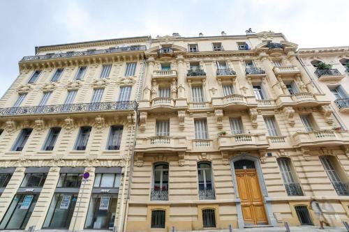 Very Nice Typical Apartment Between Carr� Dor And Old Nice Welkeys