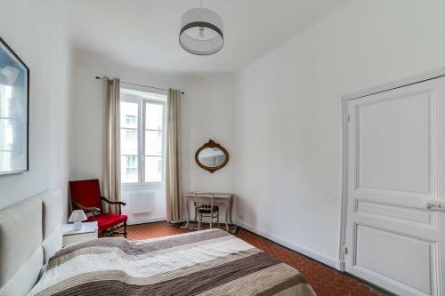Very Nice Typical Apartment Between Carr� Dor And Old Nice Welkeys