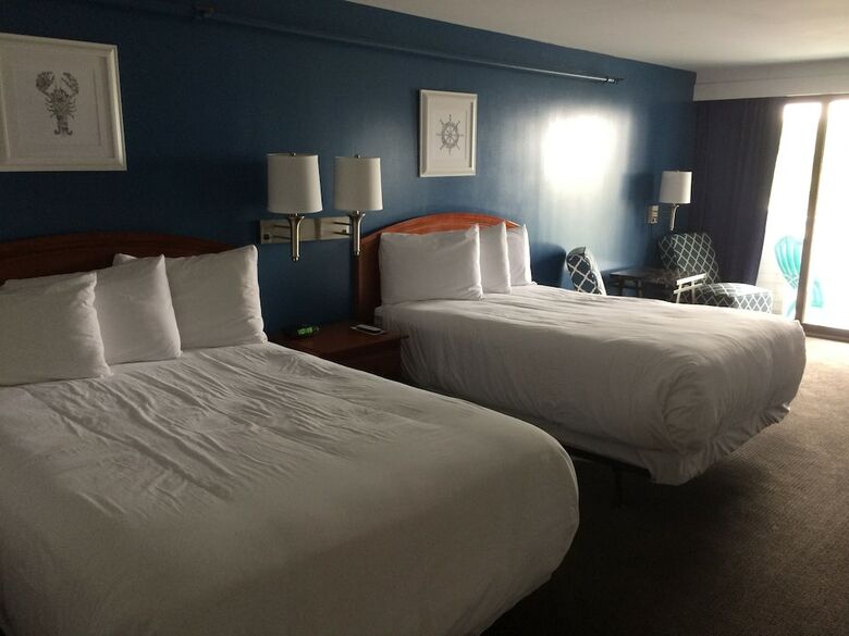 Hotel Trade Winds Inn