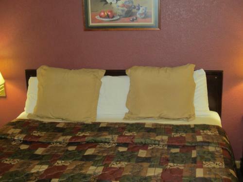 Motel First Western Inn - Fairmont City