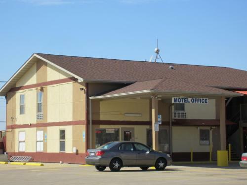 Motel First Western Inn - Fairmont City